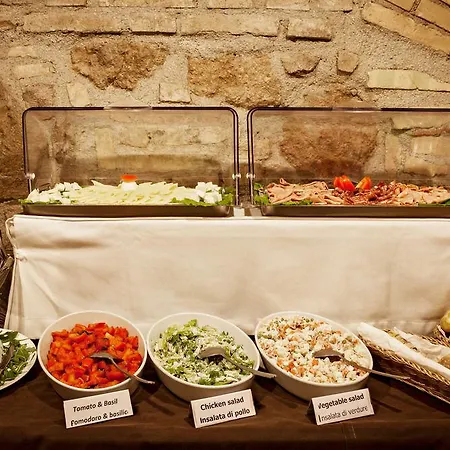 Hotell Metropolis 4*