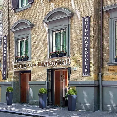 Metropolis Hotel