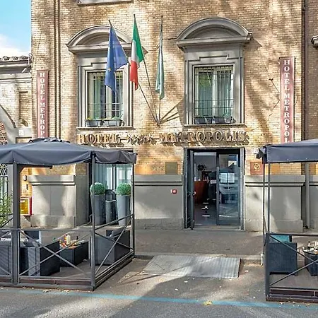 Metropolis Hotel