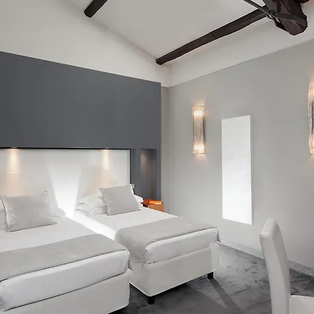 Metropolis 4*