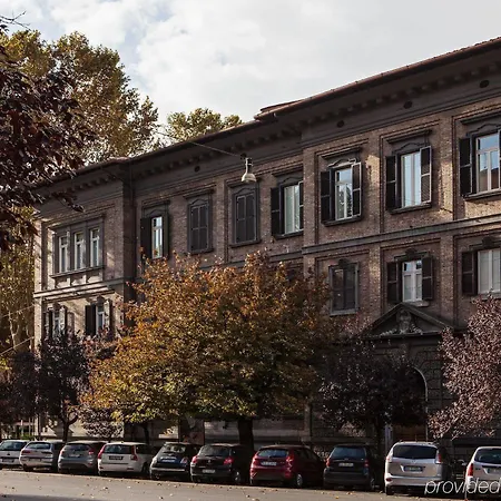 Hotell Metropolis 4*